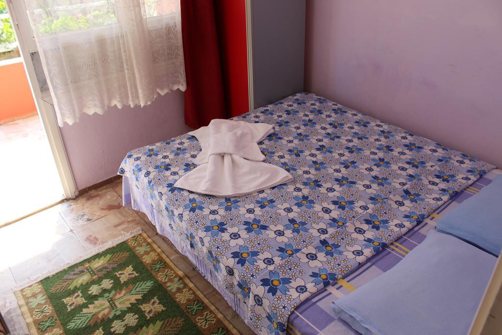 Eysan Pansiyon Akçay Phòng bức ảnh